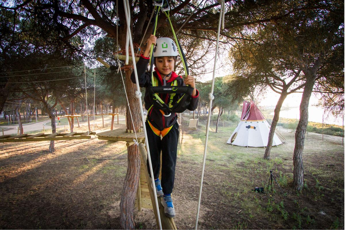 Parque de árboles Actividades para colegios en camping Isla Cristina, Huelva